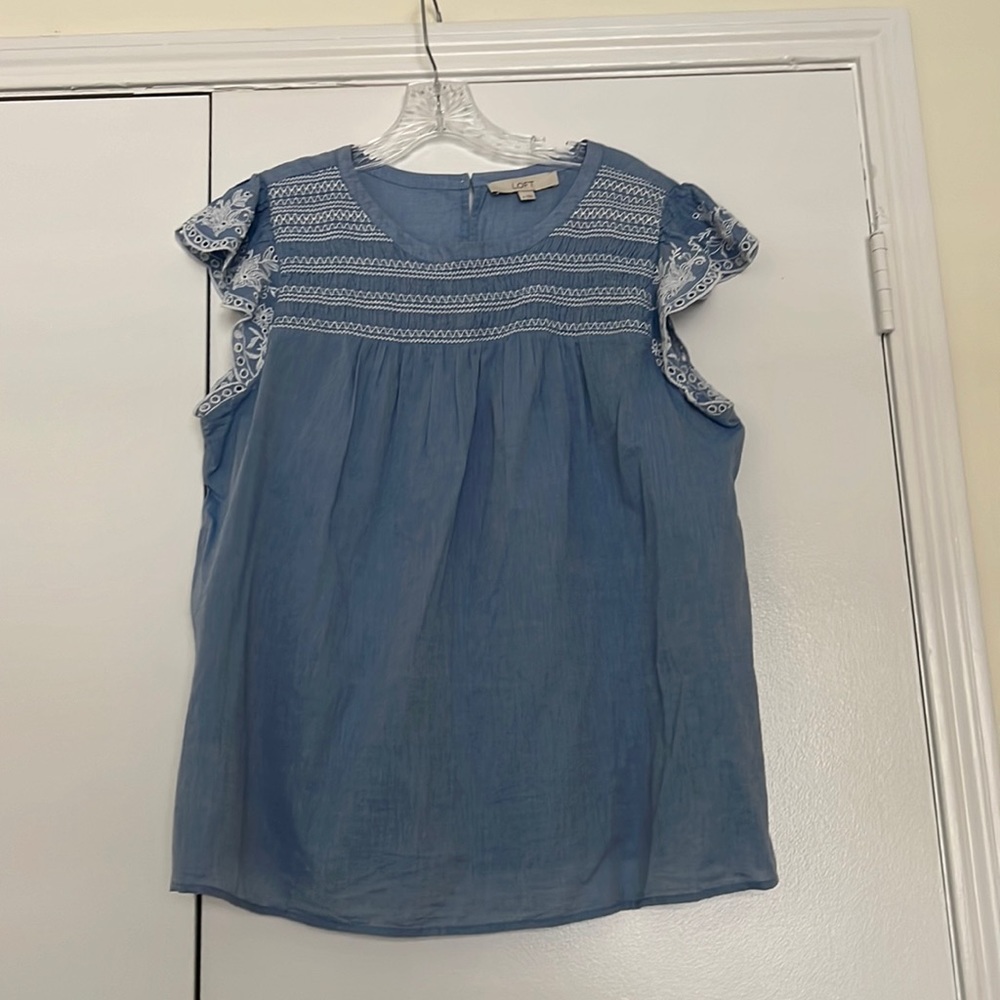 Loft chambray embroidered top size XL worn once